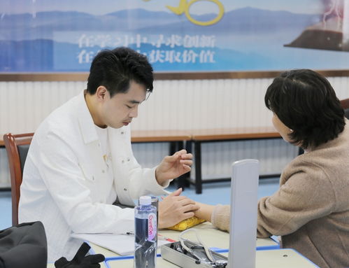岐黃薪火暖校園 中醫(yī)義診與教育咨詢服務(wù)走進(jìn)蒙城三義路中學(xué)